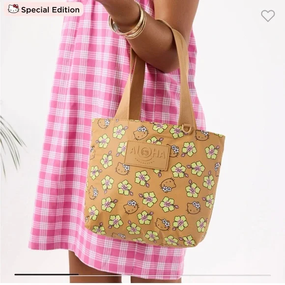 ALOHA COLLECTION SPECIAL EDITION HAWAII ONLY Hello Kitty Floral Tote Bag - Tan - Picture 3 of 6